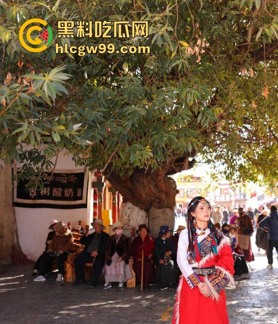 长沙学院极品反差女大学生【林莎莎】欲求不满跪求屌操，私密性爱视频曝光流出！-10