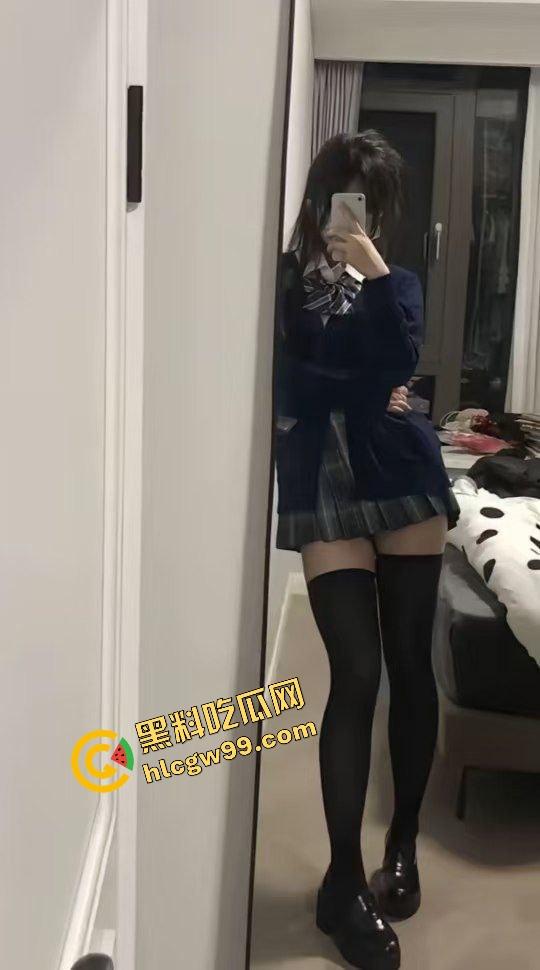 鲁迅美术学院清纯反差学生【李依伊】白皙嫩体黑丝抽插骚穴娇喘，分手遭曝光淫荡性爱 独家流出！-3