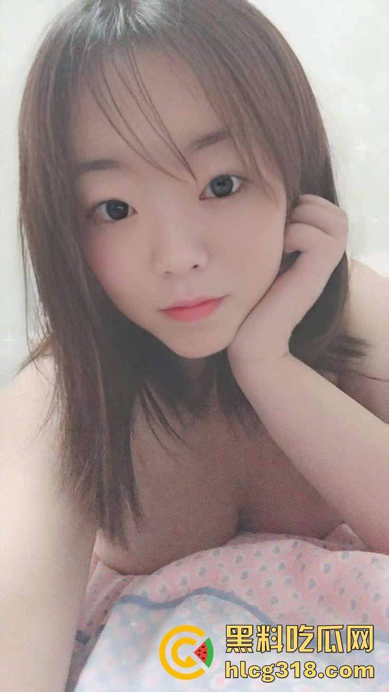 05年广州学妹【钟绮晴】,完美酮体化身吸精神器,白虎粉穴被干爹大屌无套乱干,这身材没谁了!-2