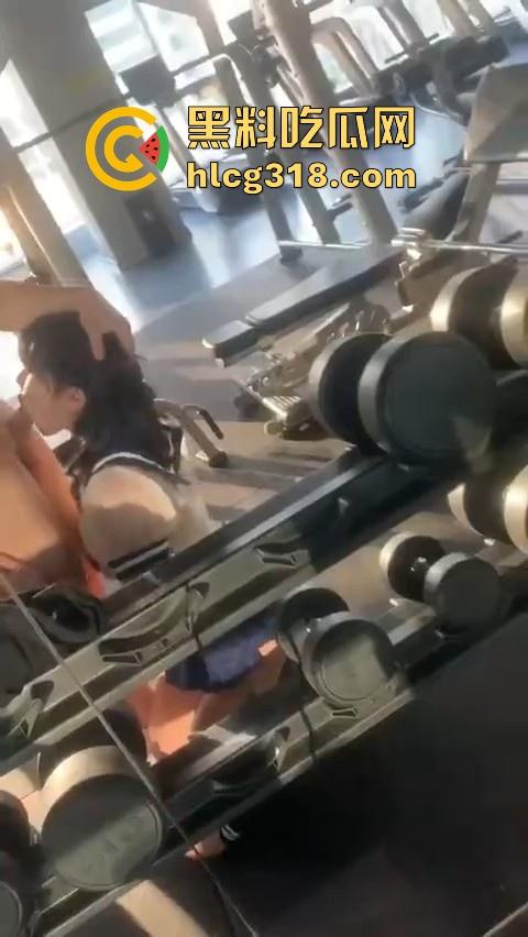 浙江理工学院【林筱沫】性爱视频曝光！勾引健身教练 大胆健身房后入 清纯反差小骚鸡！-6