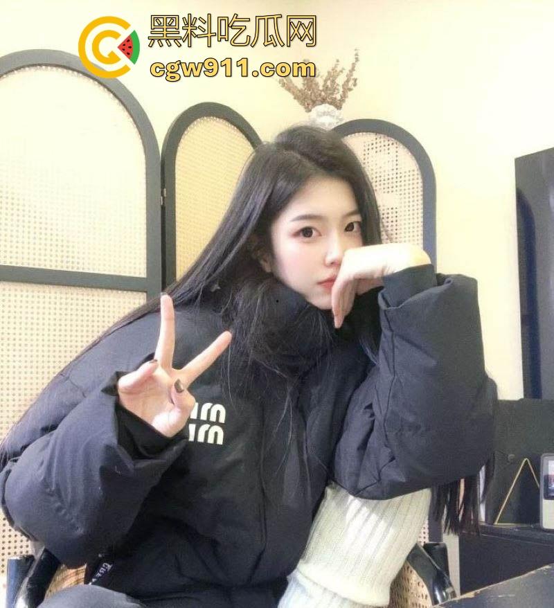 深圳高颜值清纯女神【沈佳颖】下班激情做爱解压，黑丝翘臀骑乘榨精，嫩穴喷汁内射高潮，从疲惫到狂热的转变！-3