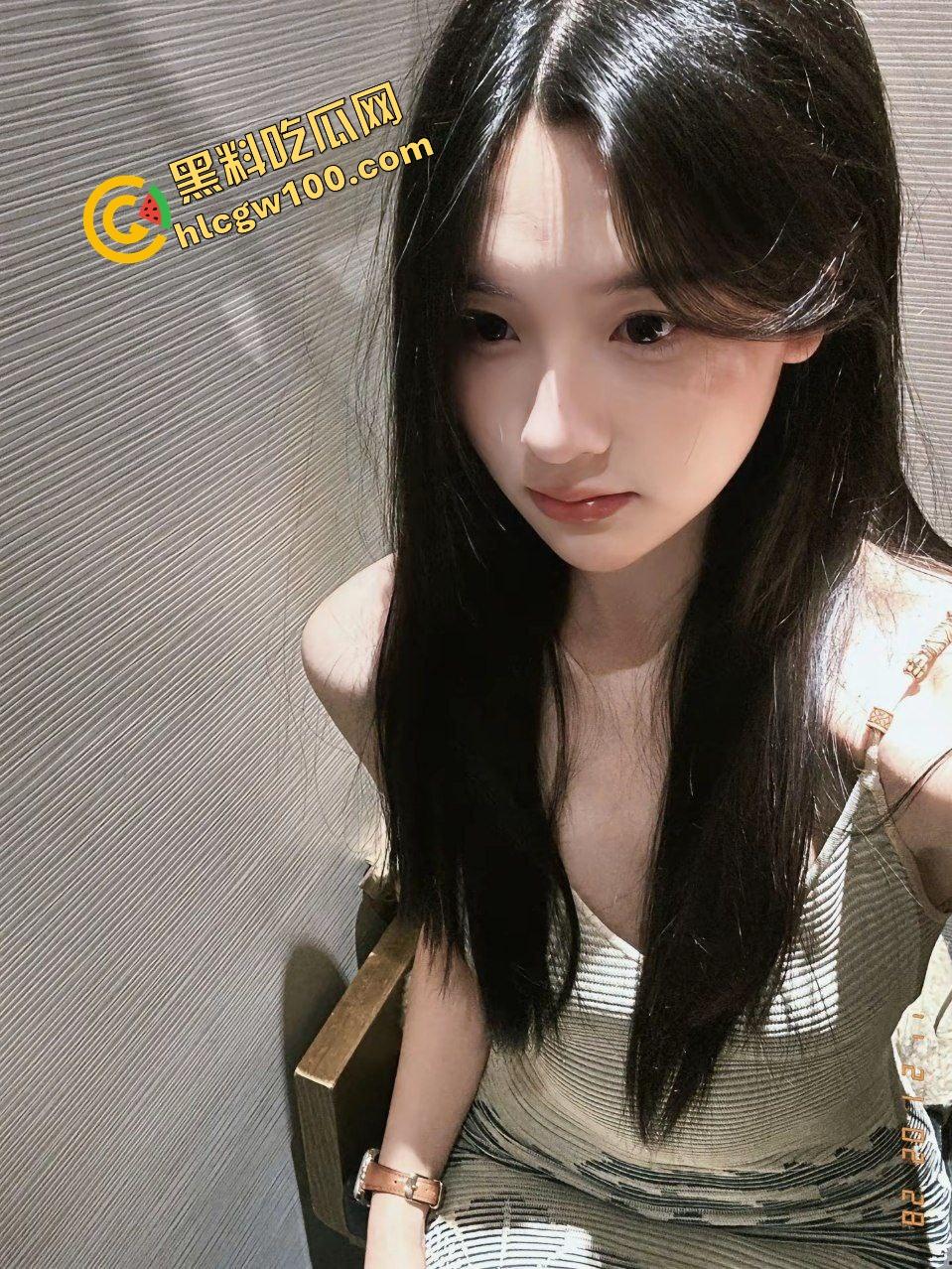 苏州经贸职业反差女大骚鸡【刘静语】本色出演发骚用牙刷自慰，露奶露逼淫荡至极！独家曝光流出！-2