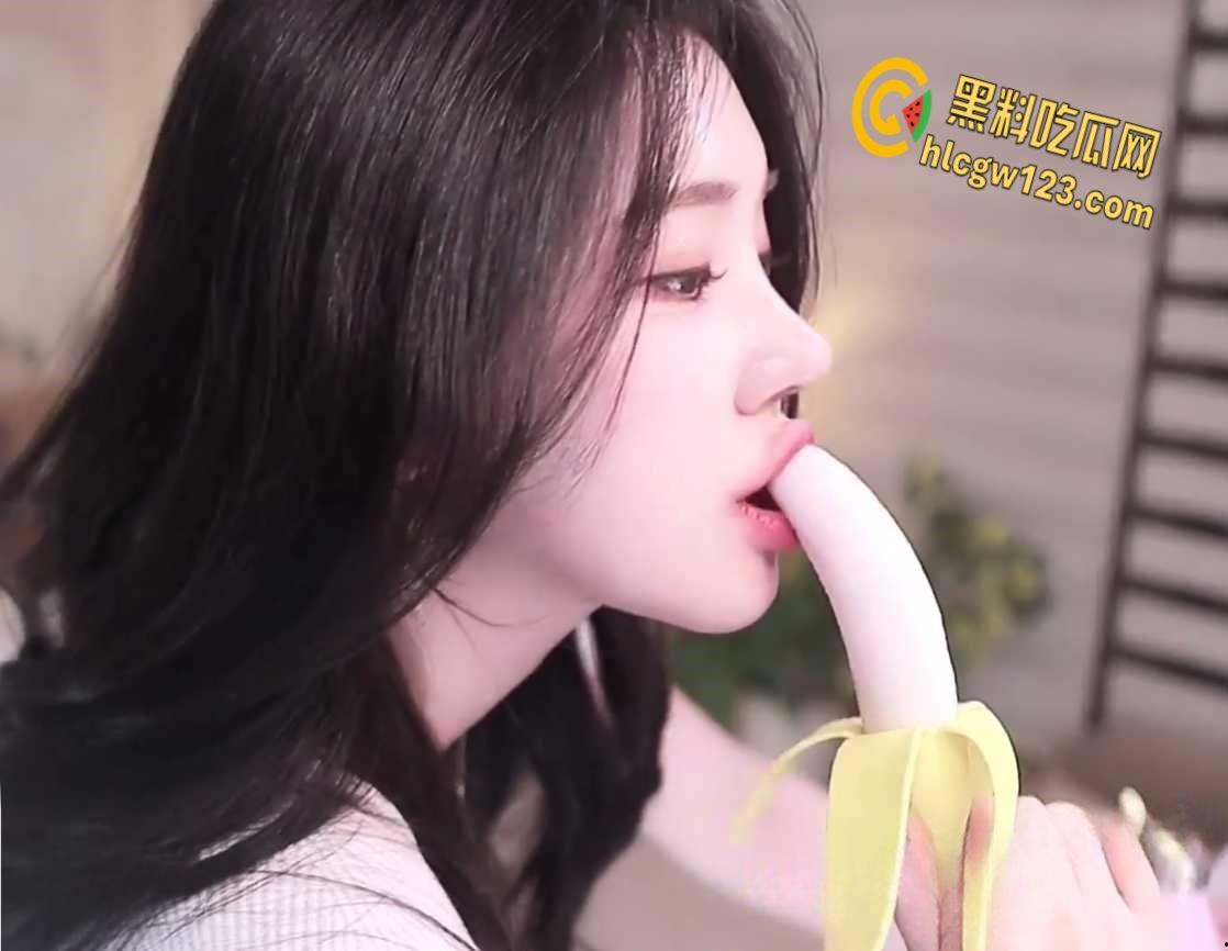 韩国极品网黄主播【eli05021212】，纯颜值水嫩肌肤，裸舞大秀三点粉嫩 ！-3