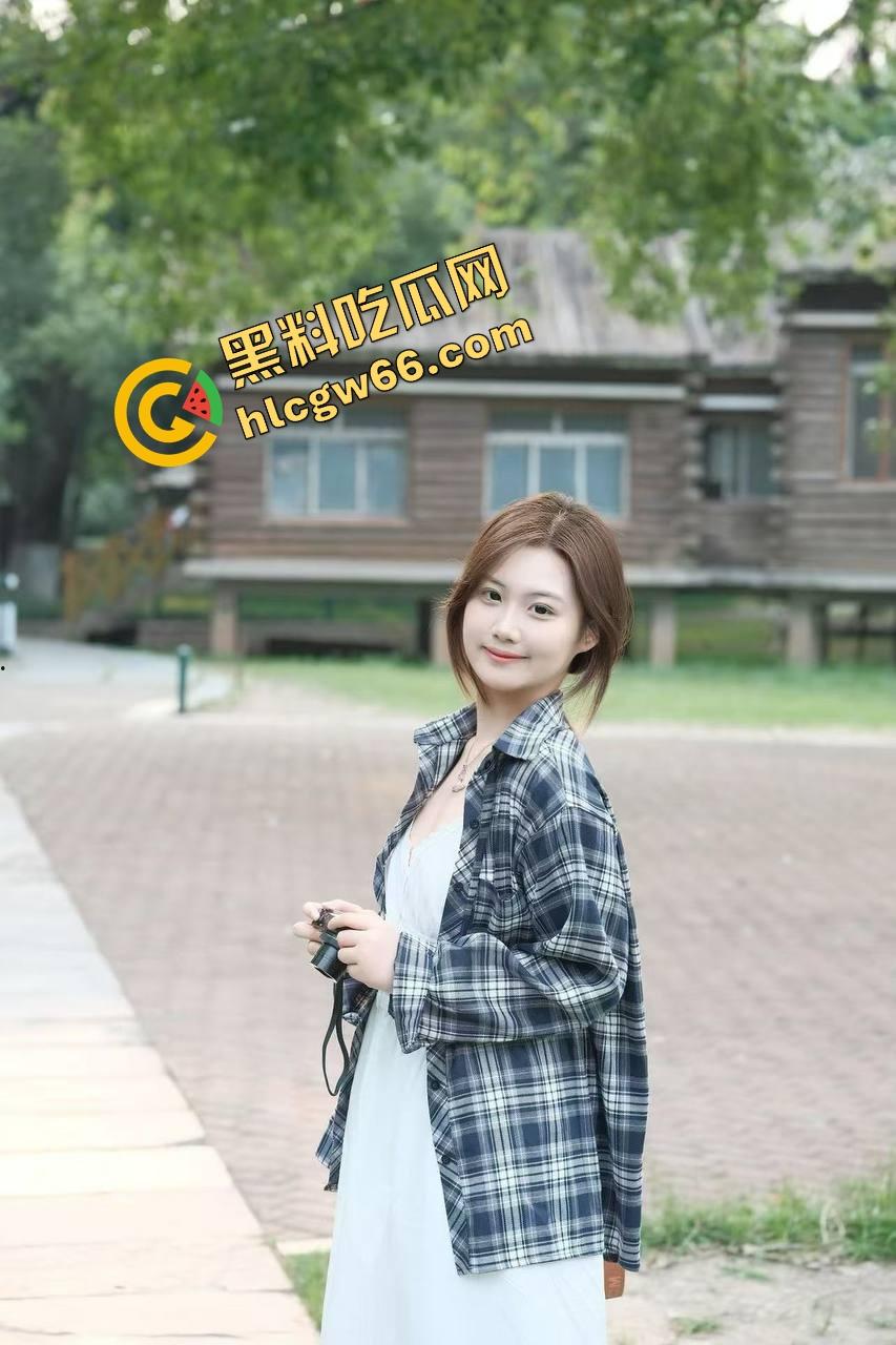 福建瓜友分享邻家少妇『钱悦』趁老公出海来偷玩，含鸡太深呛哭了还不肯停，嘴里喊着要被操出声音！-8