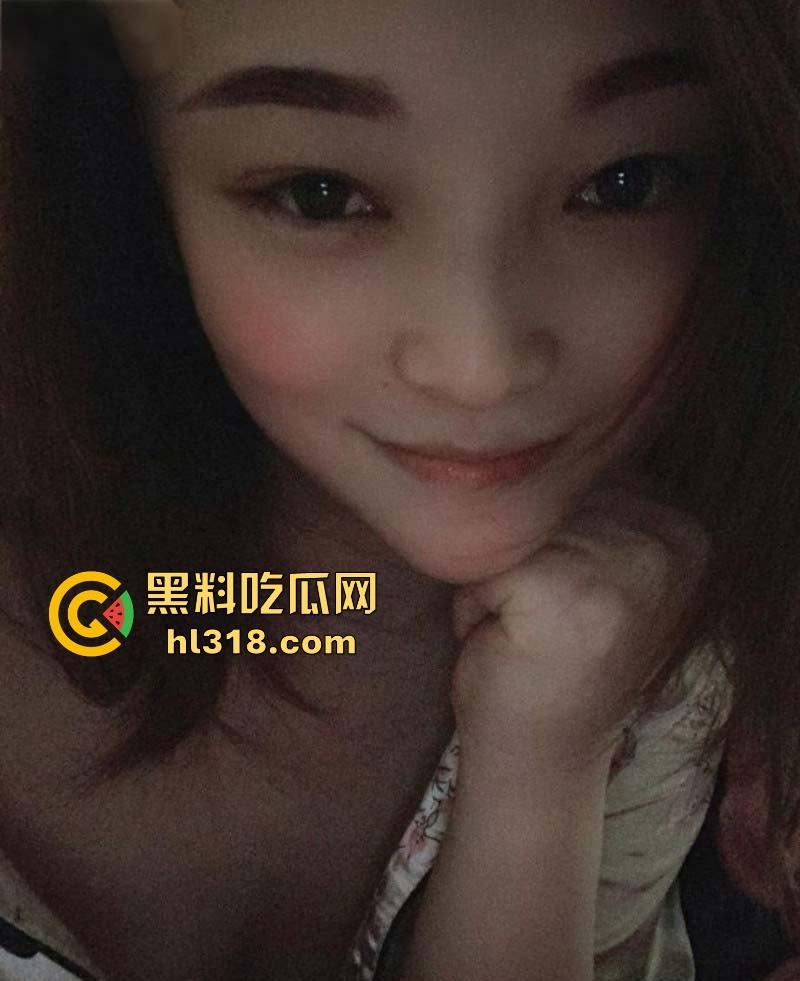 湖北恩施当地名妓【李雨春】无缝衔接多位炮友，人骚活好不粘人，一夜约多炮的眼镜母狗！-3