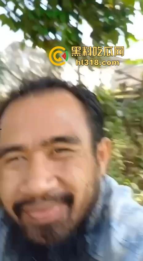 不是哥们毛毛虫也能吃的吗？这东西不是有毒！身体碰一下都全身红，你这舌头没事吧！-8