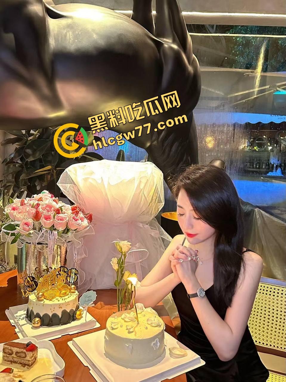 四川成都接盘侠实录，小哥花十几万彩礼娶到陪酒按摩母狗，婚后才发现床上骚得像老手，翻聊天记录全崩！-6