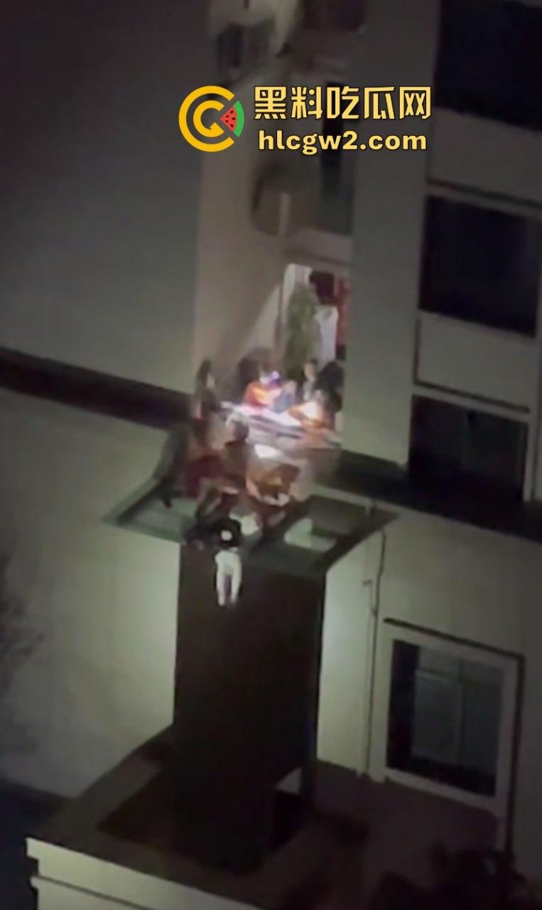 痛心！福建一女生深夜约会 偷偷从9楼窗户爬出 坠楼身亡！-8