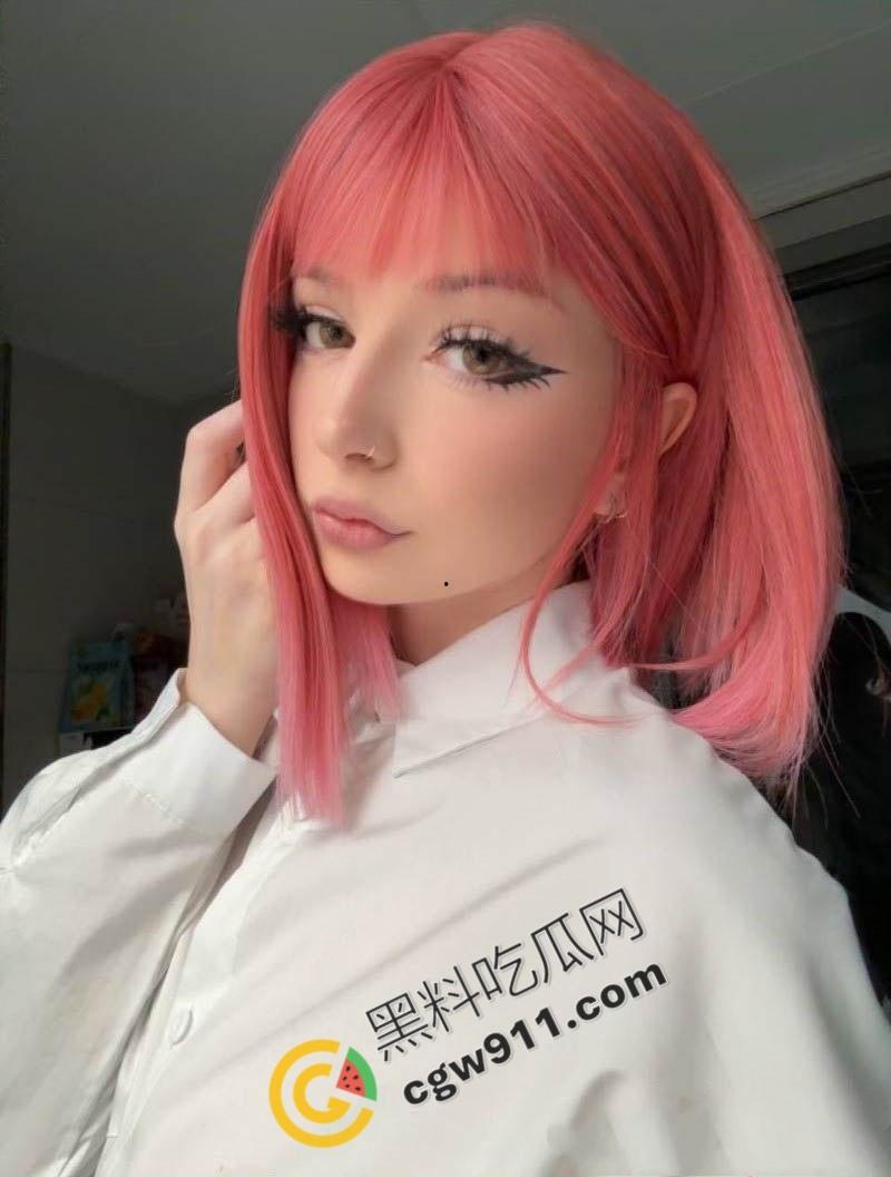 上海瓜友自曝偷偷约炮好兄弟的俄罗斯女友！白皙嫩滑、粉嫩奶头、嫩穴湿润，激情画面太诱人-2