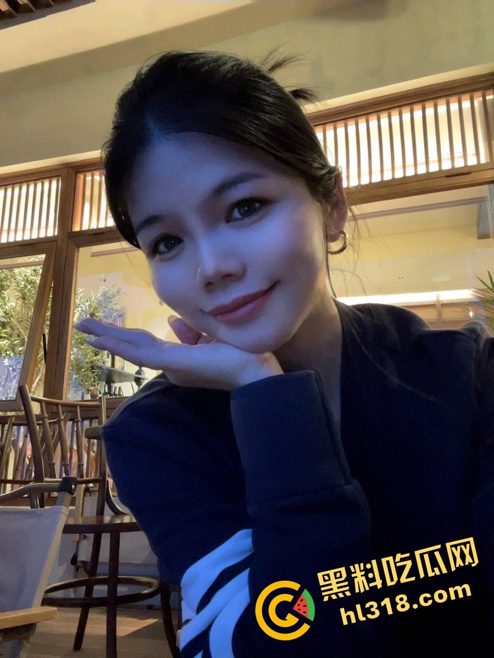 野外车震把骚母狗调教到极致,没扩阴道具直接拿挡杆用,整个挡杆被吞进去,每次挂挡思想不纯洁了!-1