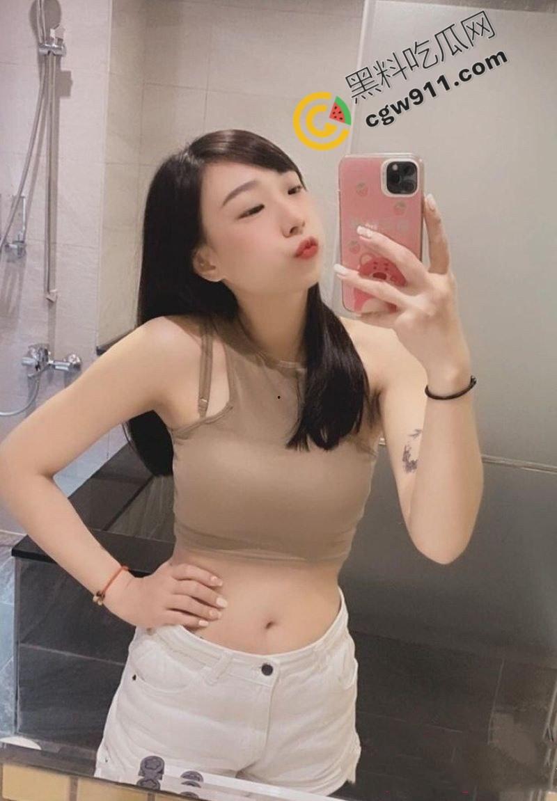 山东美艳牙医萧晴晴邂逅巨屌富豪暗地偷欢，女友劈腿劲爆性爱视频遭男友曝光，众人围观啧啧称奇！-1