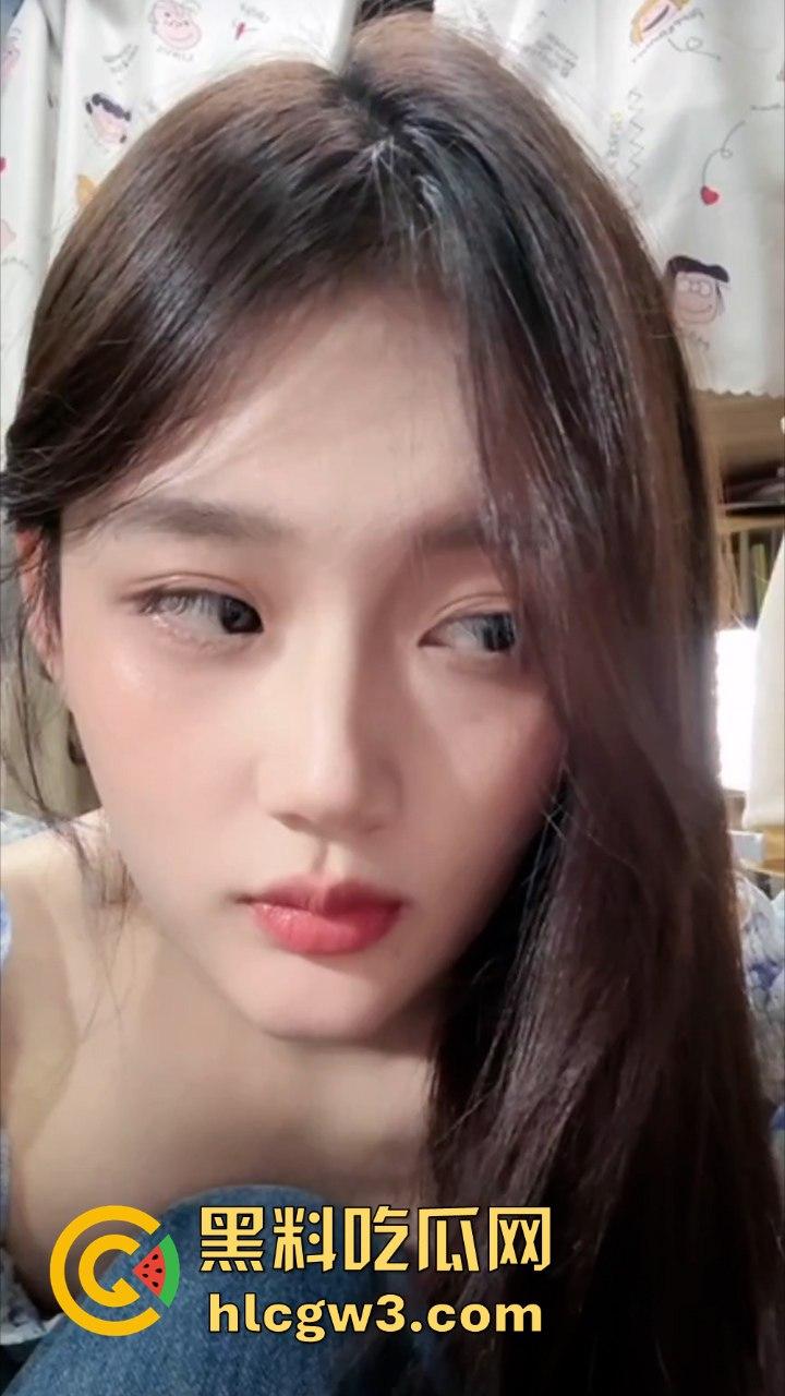 最新精选流量密码抖音骚鸡走光合集   擦边直播春光乍现 记录这一瞬间的美丽~-7