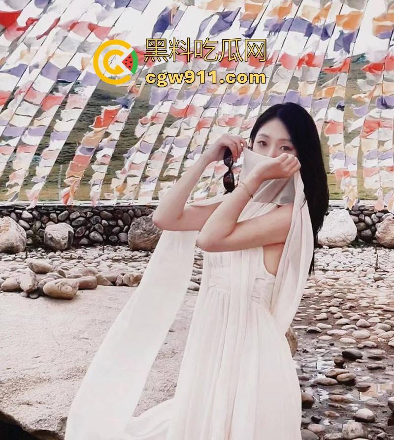 武汉生物工程学院高颜值女神【李晓婷】御姐气质极品身材,露脸口交狂吞大屌榨精,反差拉满让人遐想无尽!-4