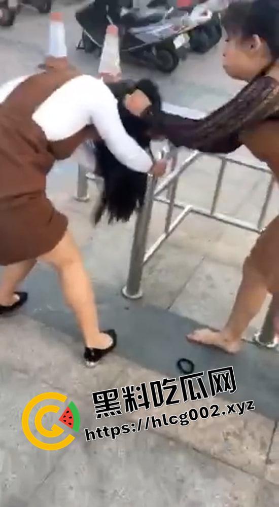 捉奸合集！为爱战斗的男人女人们 扯头发 撕衣服 丑态尽出！-3