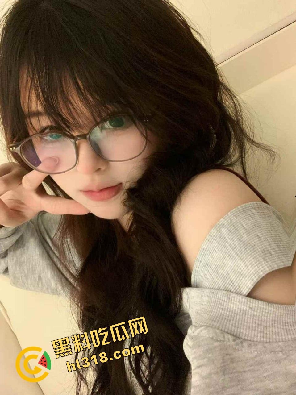 瘦逼不如肥逼爽，厚肉包夹鸡巴一发入魂，这种软嫩夹心糖日了都想哭，肥逼才是男人的快乐老家！-5