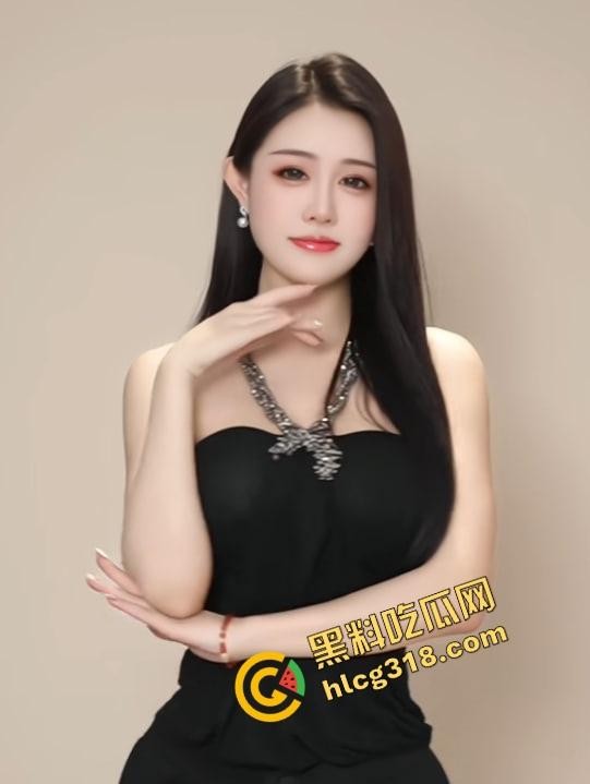 抖音大奶女主播PK秀绝活,一套骚操作连招收割大哥，姿势全会身材又骚，哪个大哥能挺住不缴械？-5