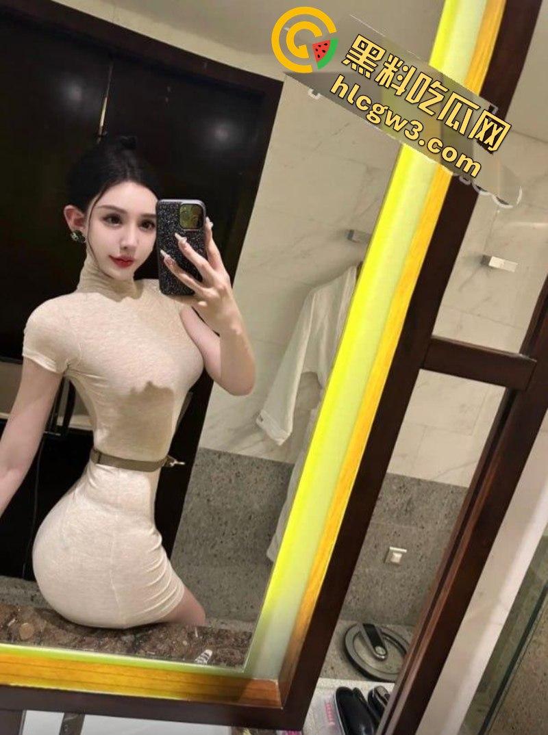 抖音网红Ts 韩小爱双性恋 酒店里金主爸爸面前表演磨逼 逗得金主爸爸最后高潮-9