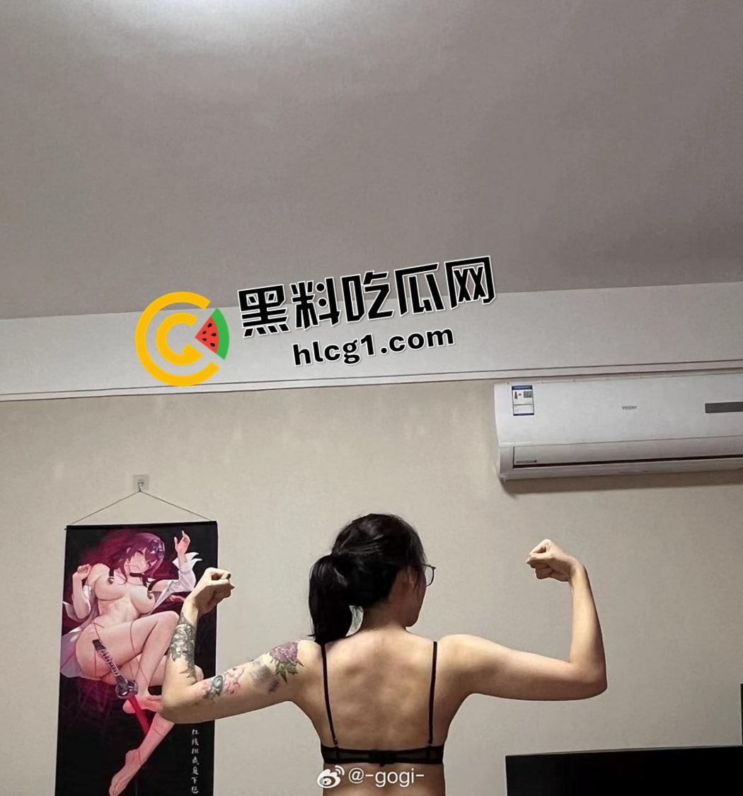 开盒【gogi狗哥】觉醒的母狗还是狗  微博推特两副面孔 又当又立的骚鸡-8