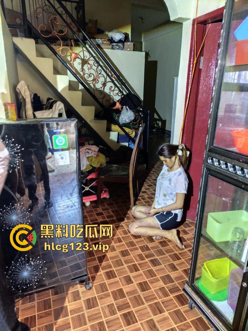 胆小慎入 印尼女子家中上吊自杀 被发现时人都硬了 视频曝光自杀细节-6