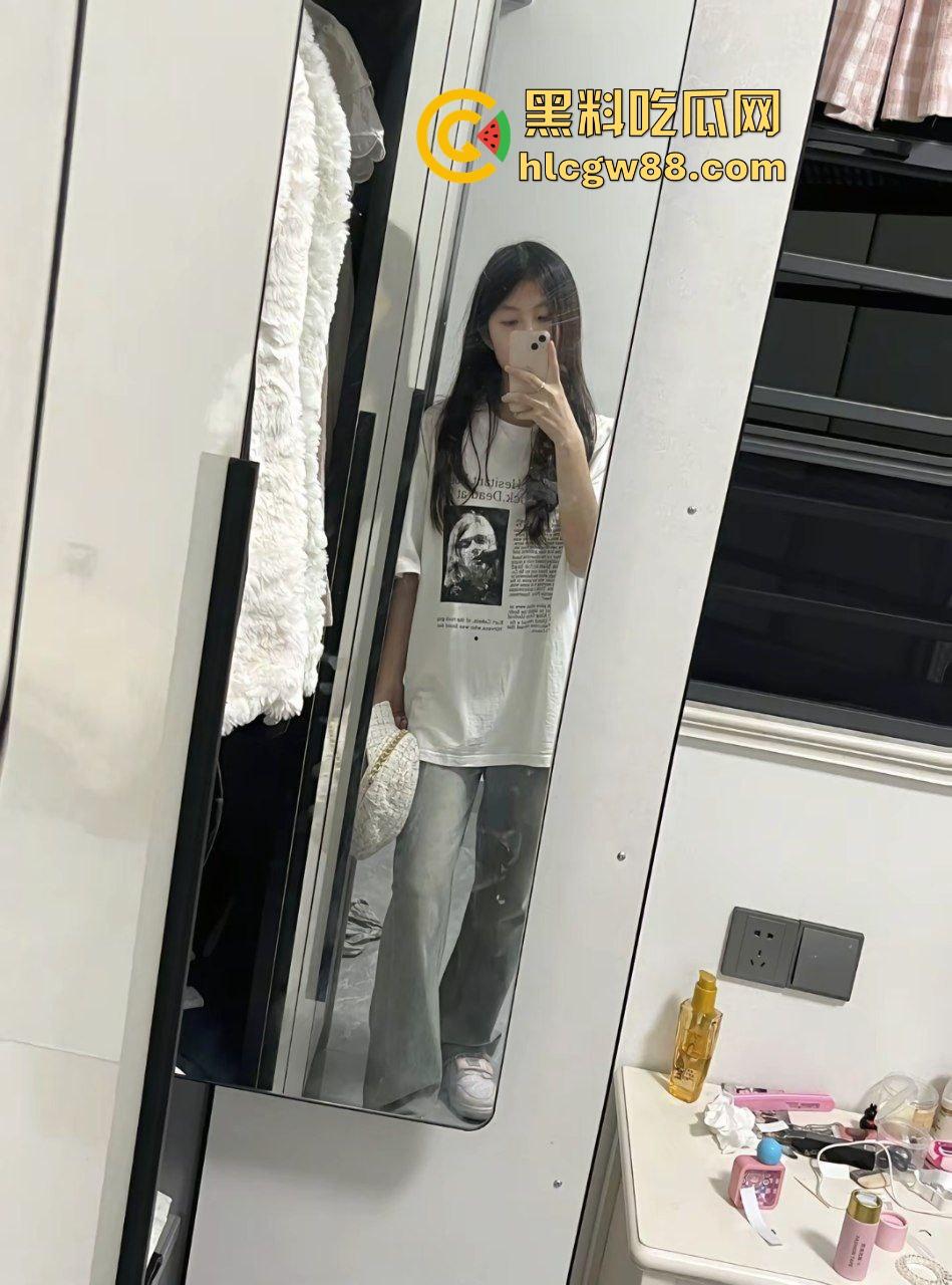 真实约炮福州清纯反差女高【林颖】高三就下海做鸡兼职卖淫,500一炮超实惠中出嫩妹!-5