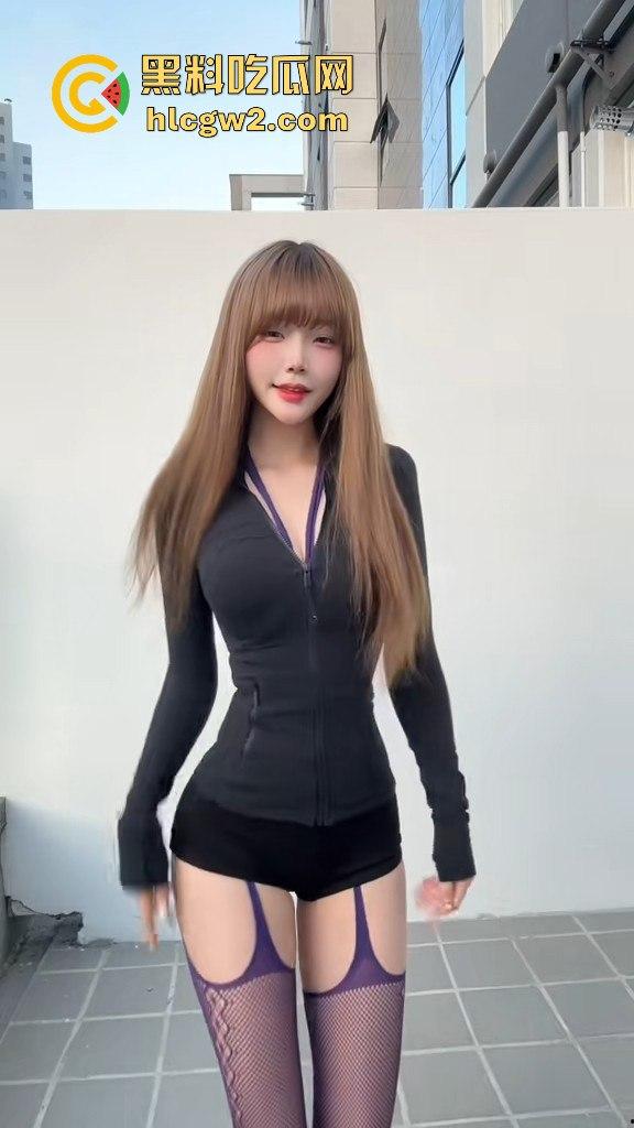 抖音222万粉丝女神【ciu7】不雅自拍外泄！19岁韩国留学生S型身材太撩人，蜂腰翘臀巨乳让人沦陷！-4