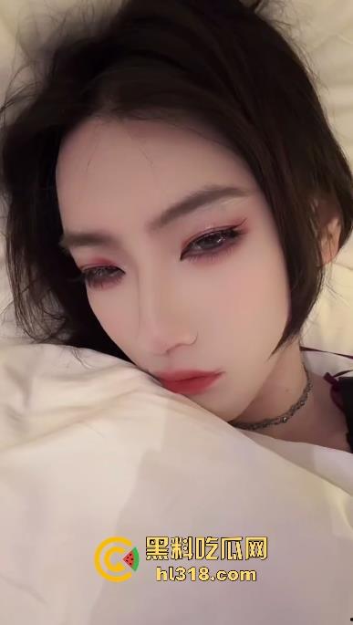 猎奇重口系列！受虐型TS媚娘炮击虐屌自慰，高频狂压睾丸，压得白浆都流出来了！看着都蛋疼！-1