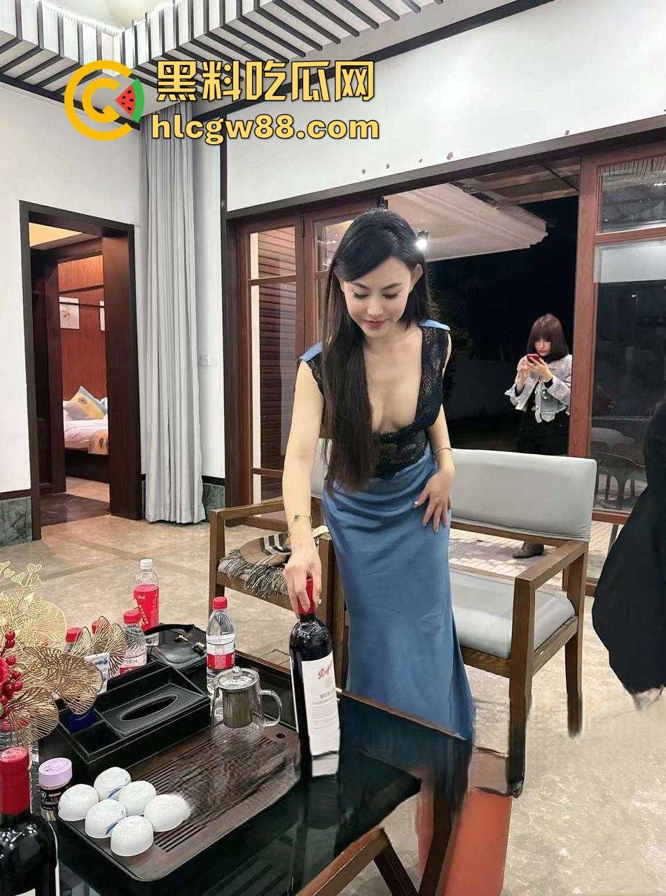 深圳假名媛龙岗御姐【夏婷】开着718保时捷装逼四处勾金主，不卖逼根本养不起车，一身科技脸还能装多久？-11