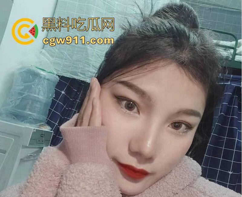 约炮湖南职业学院高挑骚货【李佳钰】前凸后翘极品身材,露脸口交上骑乘,无套猛操潮喷内射中出!-3