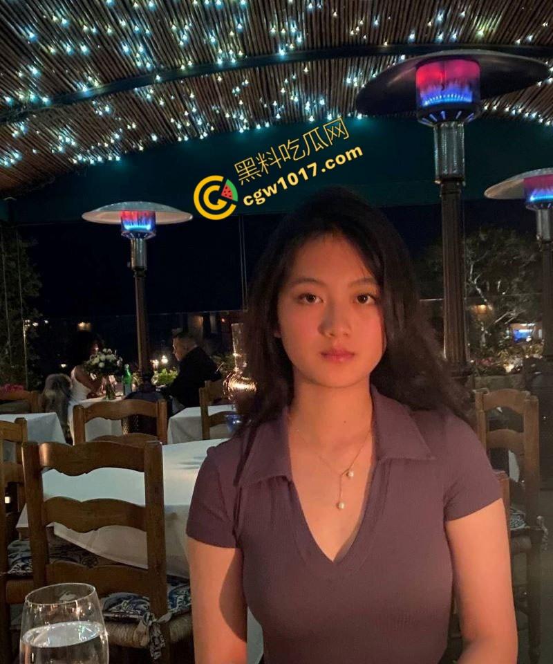 安徽阜阳师范大学眼镜妹【刘婷婷】被前男友曝光：口活深喉，吞精无限，狂野骑乘神情迷离，撼动人心！-1