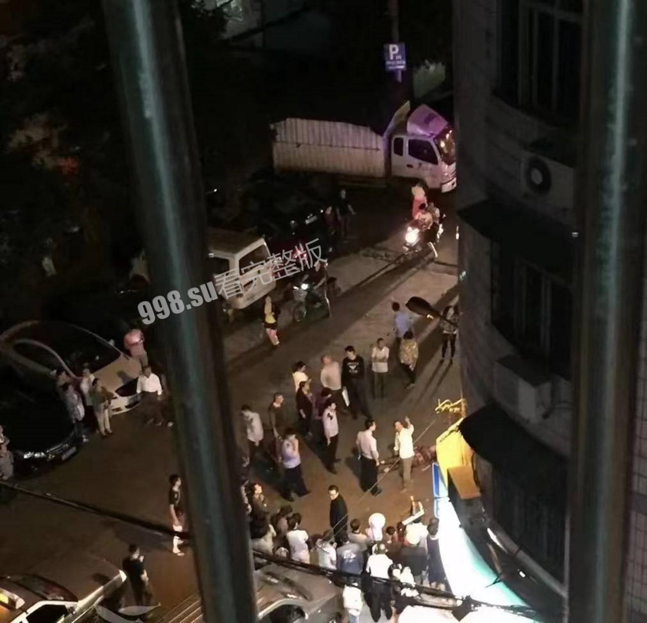 世界杯大小瓜！阿根廷粉丝大哥跳楼！ 妻子哭的好伤心。-4