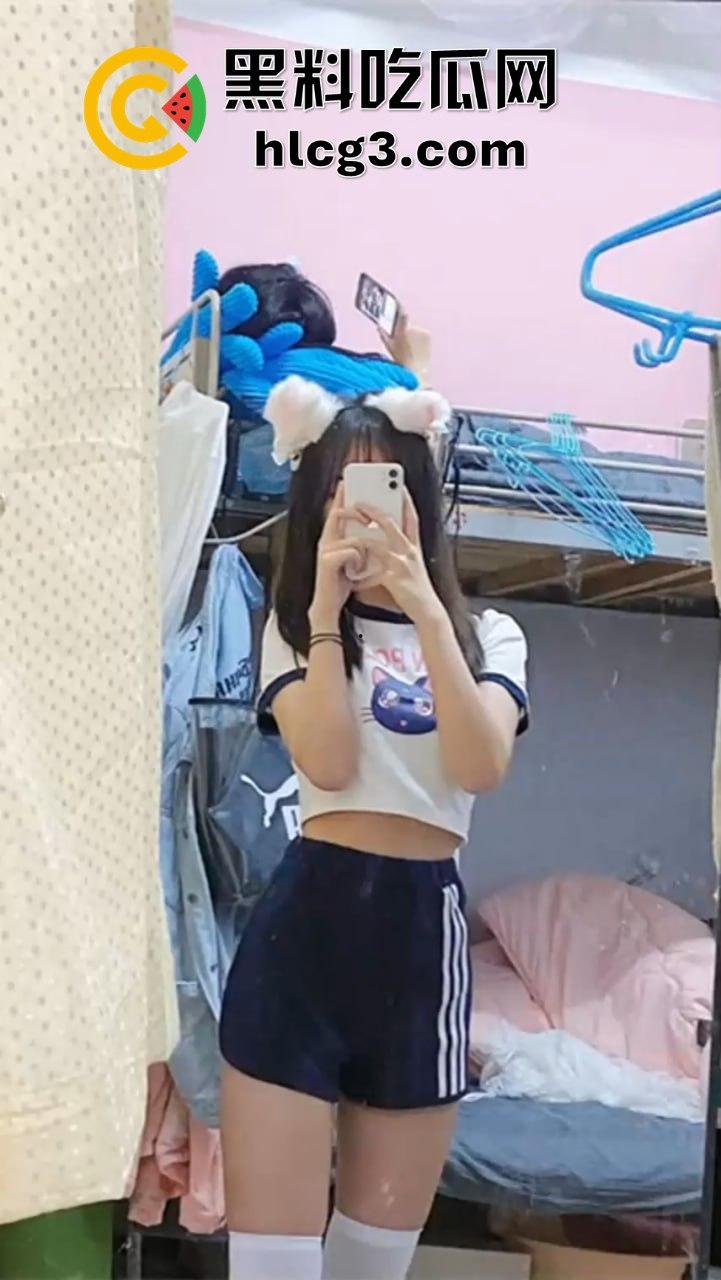 西南大学校花穆诗曼QQ裸聊泄密，性感水手服约炮内射视频曝光，直击她的淫荡一面！-4