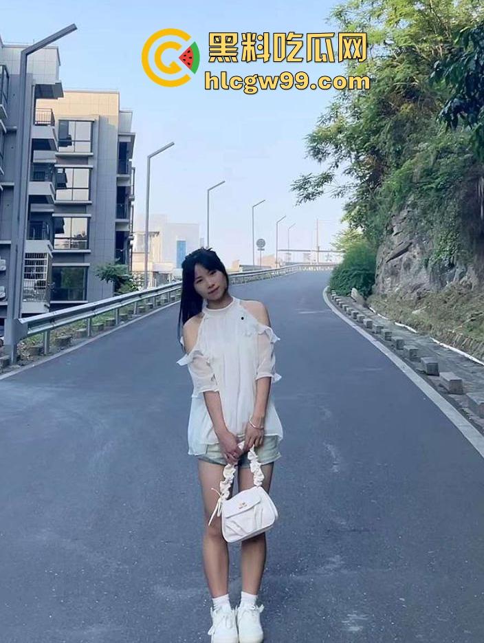 江西职业技术学院清纯学妹【秦倩倩】卫生间掰穴勾引炮友，全裸展示性感娇躯，不良视频曝光泄露，极致反差！-9