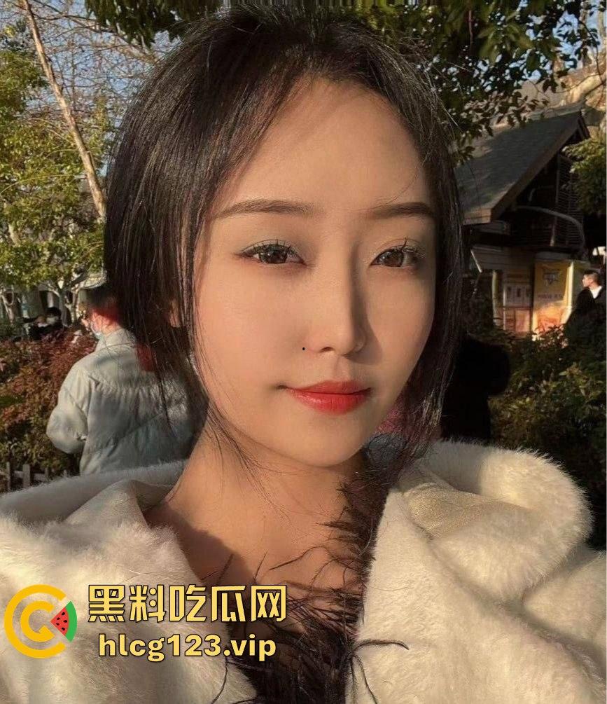 重庆幼师『杨玉环』反差婊浴室骚片流出！极品身材前凸后翘，口交嫩穴画面火辣撩人！-1