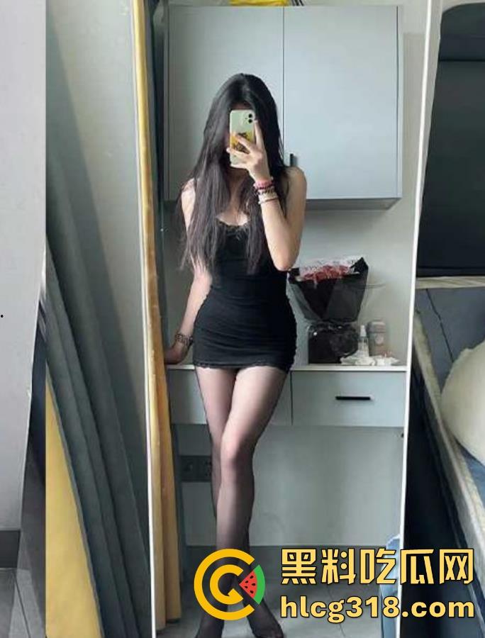 海角大神【纯爱藏黄刀】最新作品 瞒着女友跟其亲妹乱伦 骚货女友浑然不知还贱兮兮的求内射！-2