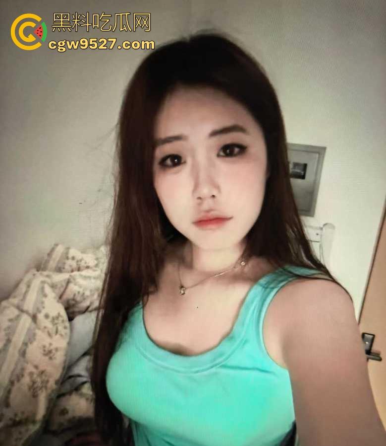 辽宁工商学院高颜值大学生【刘慧慧】高校的耀眼校花，肤白貌美，身材火辣，被富二代包养随意玩弄调教！-1