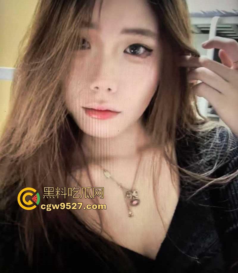 辽宁工商学院高颜值大学生【刘慧慧】高校的耀眼校花，肤白貌美，身材火辣，被富二代包养随意玩弄调教！-6