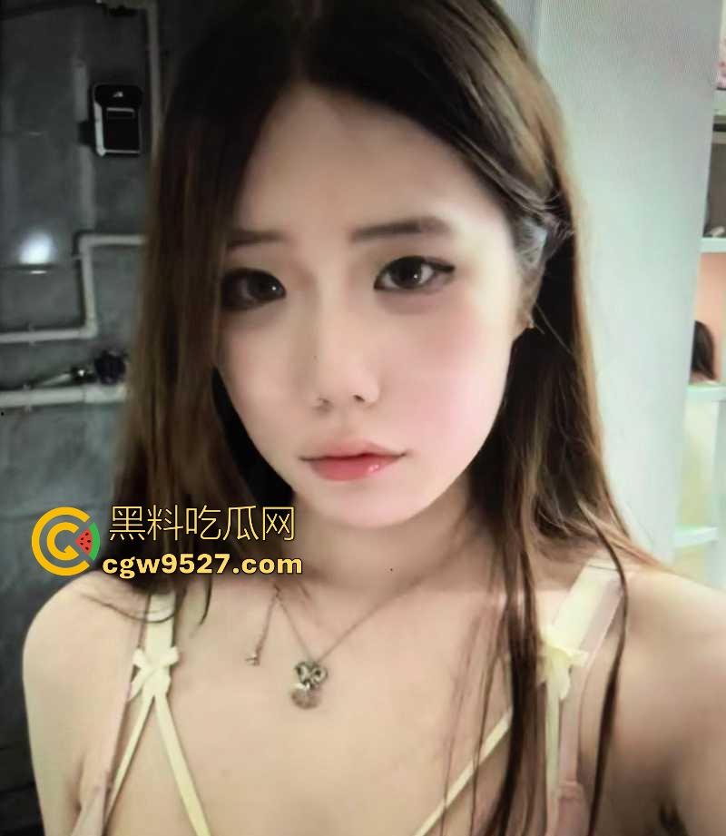 辽宁工商学院高颜值大学生【刘慧慧】高校的耀眼校花，肤白貌美，身材火辣，被富二代包养随意玩弄调教！-7