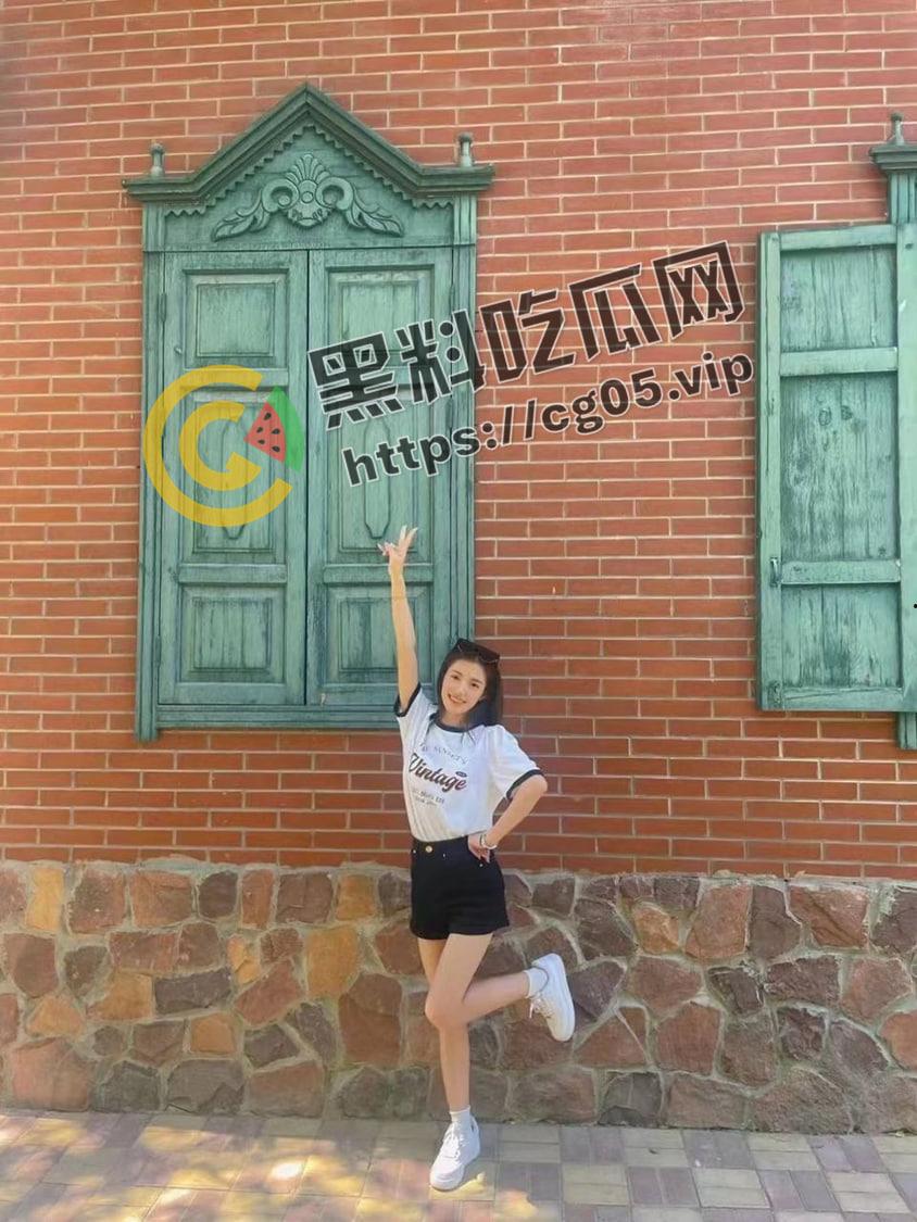 瓜友投稿！吉林长春骚货【刘哲】背着男朋友在探探上面疯狂约炮 性欲旺盛 渴望发泄 微信号曝光 懂的都懂了奥-2