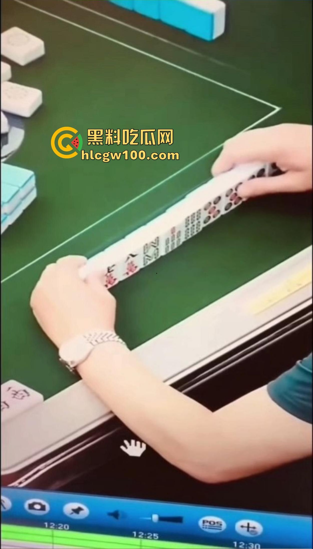 快过年了警惕千王之王,棋牌室暗藏高能,监控下轻松翻牌,十几番胡牌跟喝水一样,别让年都输没了!-5