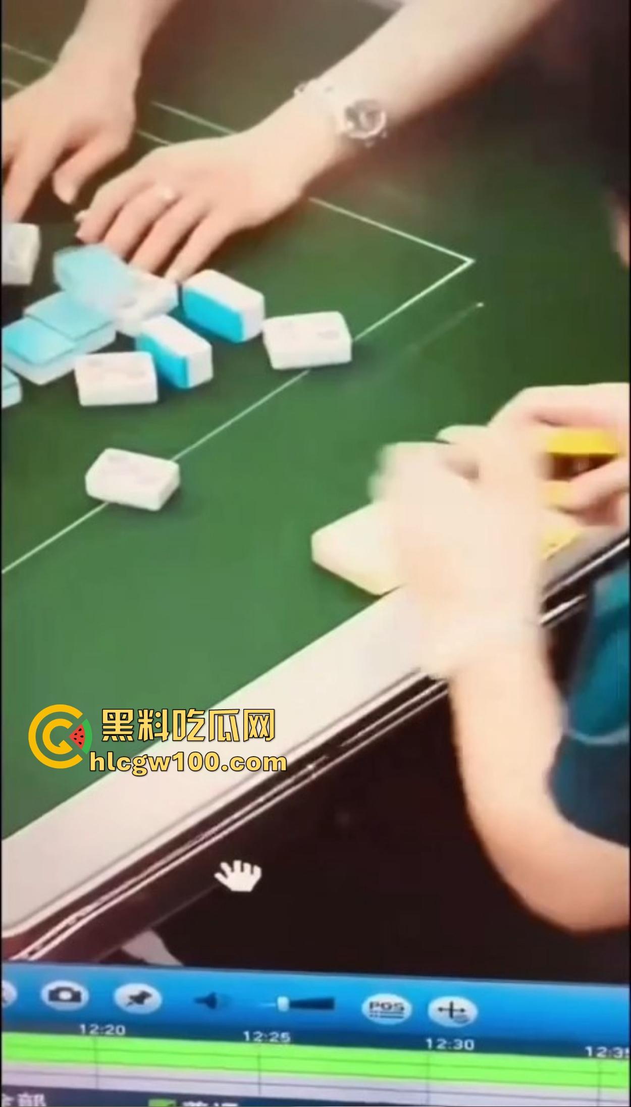 快过年了警惕千王之王,棋牌室暗藏高能,监控下轻松翻牌,十几番胡牌跟喝水一样,别让年都输没了!-7