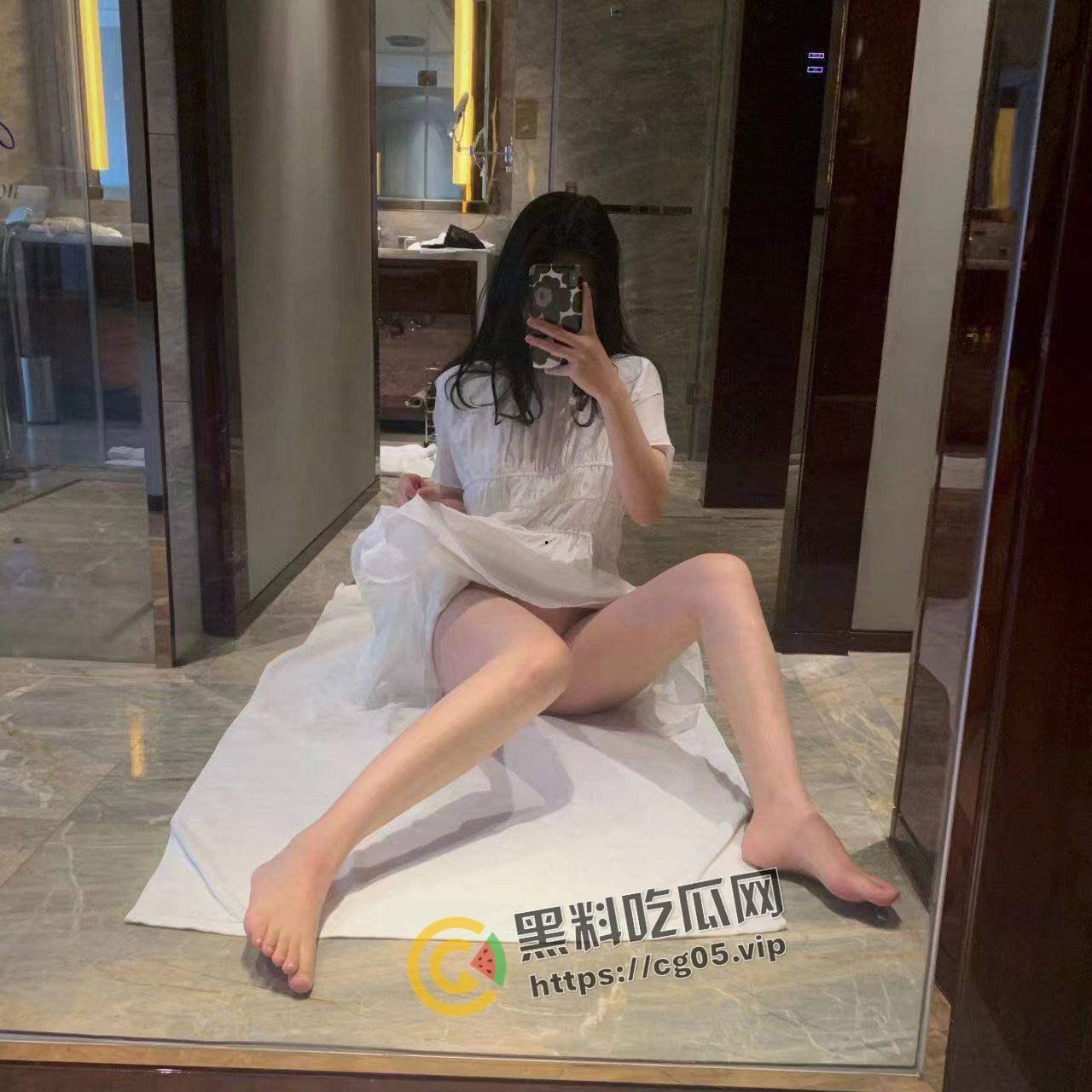 瓜友投稿！吉林长春骚货【刘哲】背着男朋友在探探上面疯狂约炮 性欲旺盛 渴望发泄 微信号曝光 懂的都懂了奥-19