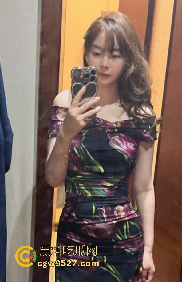 约炮巨反差丰满熟女李老师，背着她老公出来让我插，无套猛打桩，多次潮喷狠狠的喂饱这人妻母狗！-3