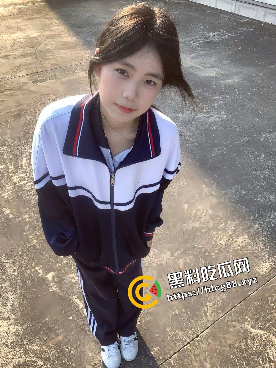 深圳高中清纯嫩妹反差婊【徐艺菲】放学后穿深圳校服开房操逼，捆绑束缚各种暴插嫩穴娇喘！-1