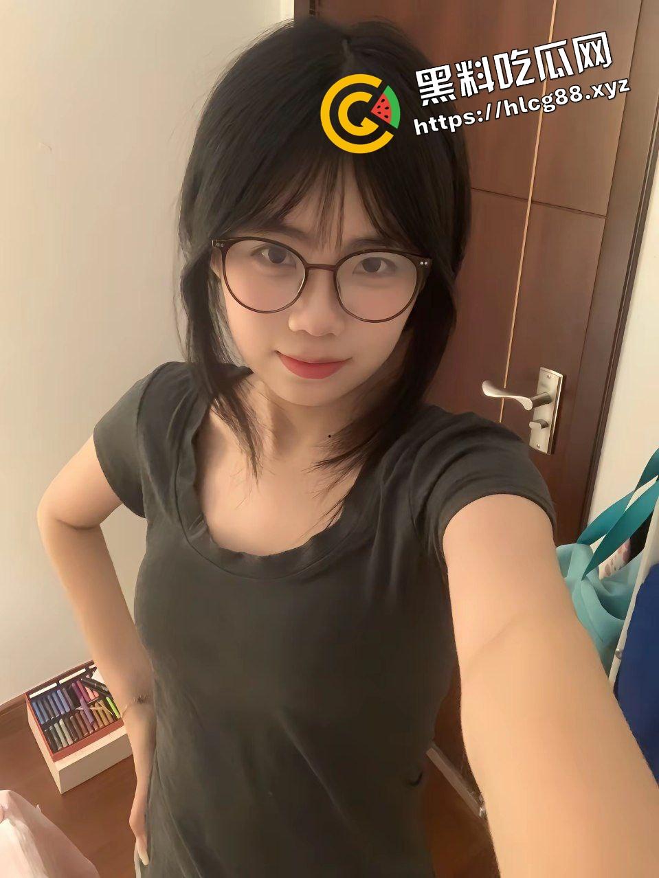 深圳高中清纯嫩妹反差婊【徐艺菲】放学后穿深圳校服开房操逼，捆绑束缚各种暴插嫩穴娇喘！-4