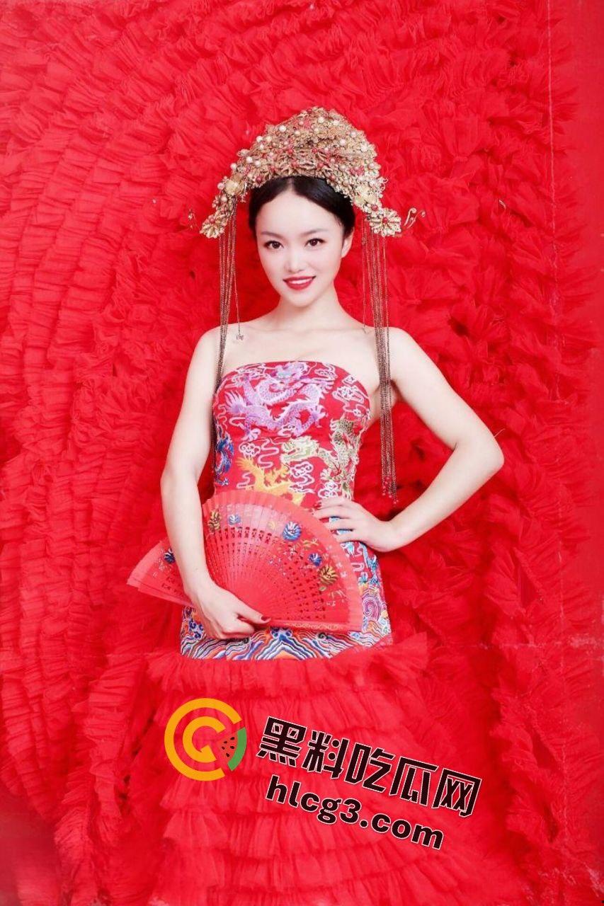 少妇骚妻反差大揭秘，新娘子从优雅人妻到淫荡母狗的惊人转变！-2