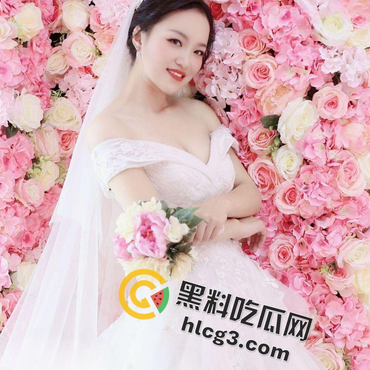 少妇骚妻反差大揭秘，新娘子从优雅人妻到淫荡母狗的惊人转变！-8