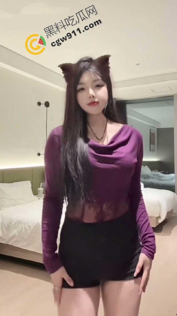 大连理工大学美女学生【崔莹杰】夜场暴露秘密：为业绩献身，开台就送逼操，极品身材，撩人心弦-2