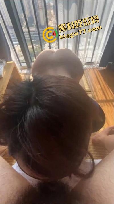 重庆大学极品『雪雪』被爆反差淫片，蜜桃臀浪叫被操，包养成狗太上头！-9