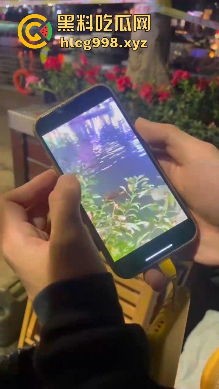 瓜友爆料！成都兰桂坊门口河里惊现浮尸，场面诡异引发热议！-5