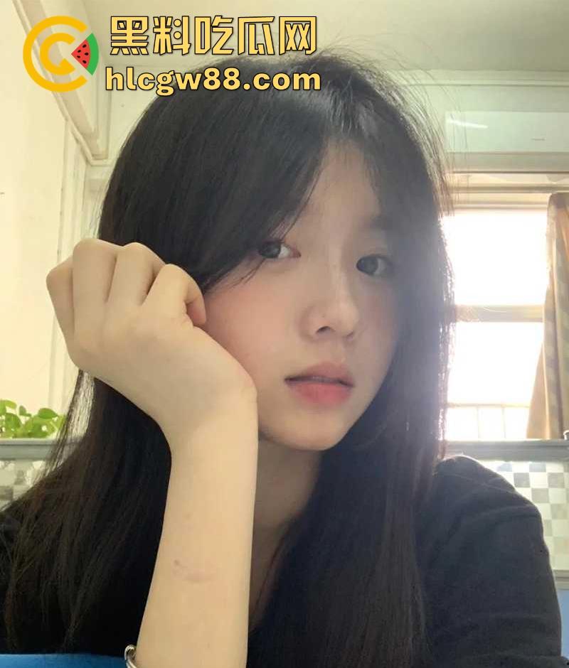 长沙第三中学清纯学生妹【小玉米】自慰视频流出 穿着情趣女仆装卖浪发骚 跳蛋插穴淫水横流直冒白浆-1